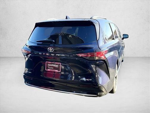 2025 Toyota Sienna Platinum