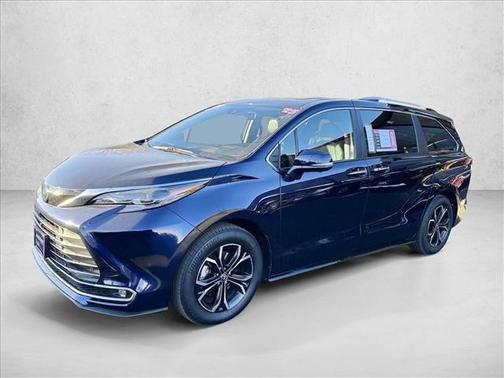 2025 Toyota Sienna Platinum
