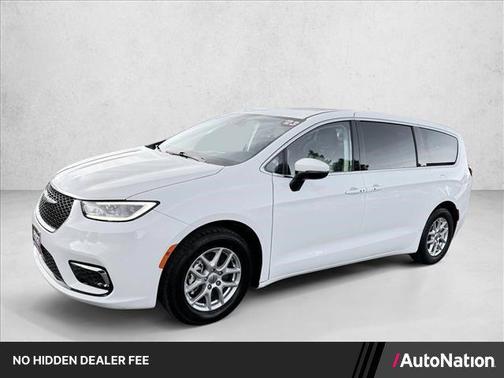 Bright White Clearcoat 2023 Chrysler Pacifica Touring L