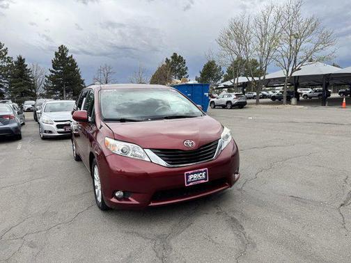 2012 Toyota Sienna XLE