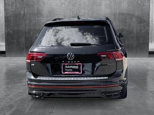 2022 Volkswagen Tiguan 2.0T SE R-Line Black 4MOTION