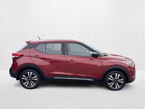 2019 Nissan Kicks SR