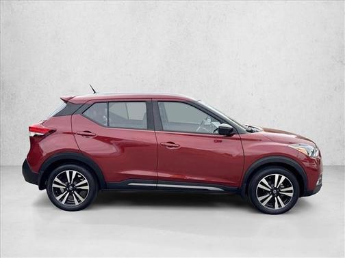 2019 Nissan Kicks SR