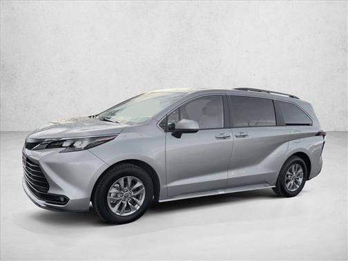 2025 Toyota Sienna XLE