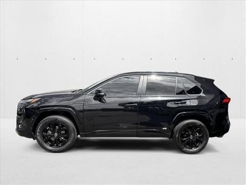 2022 Toyota RAV4 Hybrid SE