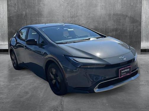 2025 Toyota Prius L