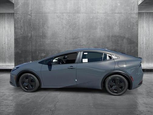 2025 Toyota Prius L