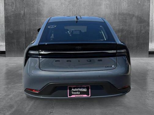2025 Toyota Prius L
