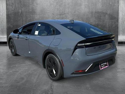 2025 Toyota Prius L