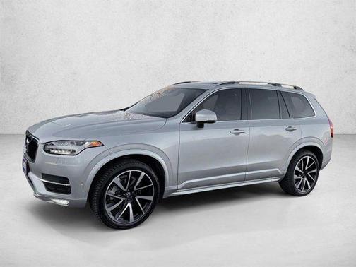 Silver 2019 Volvo XC90 T6 Momentum