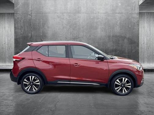 2019 Nissan Kicks SR