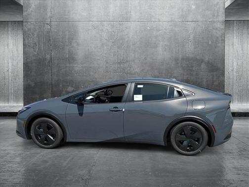2025 Toyota Prius L