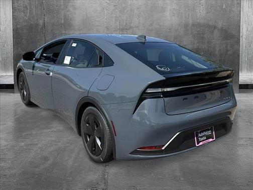 2025 Toyota Prius L