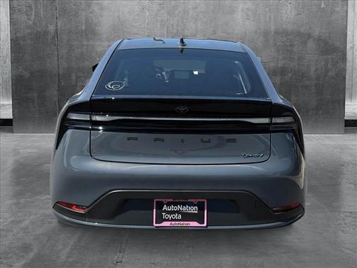 2025 Toyota Prius L