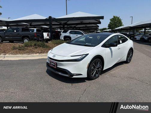 2025 Toyota Prius XLE