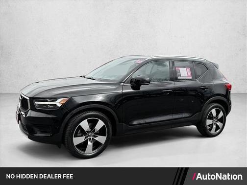 Onyx Black Metallic 2019 Volvo XC40 T5 Momentum