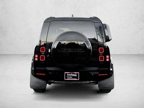 Santorini Black Me 2024 Land Rover Defender 110 P400 X-Dynamic SE