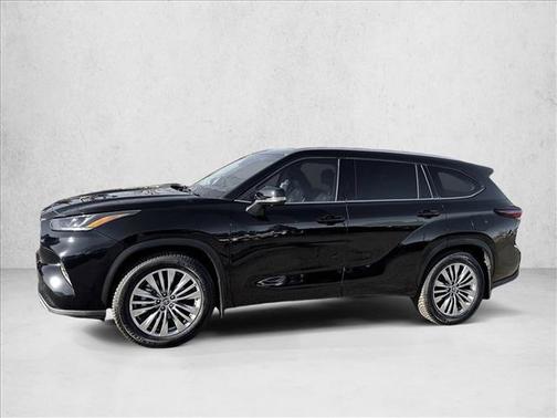 2025 Toyota Highlander Platinum