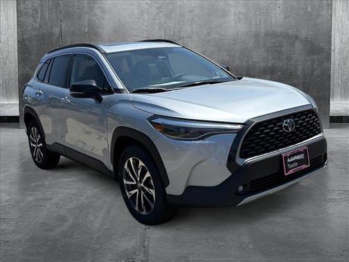 2025 Toyota Corolla Cross XLE
