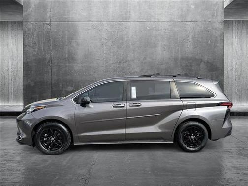 2022 Toyota Sienna XLE
