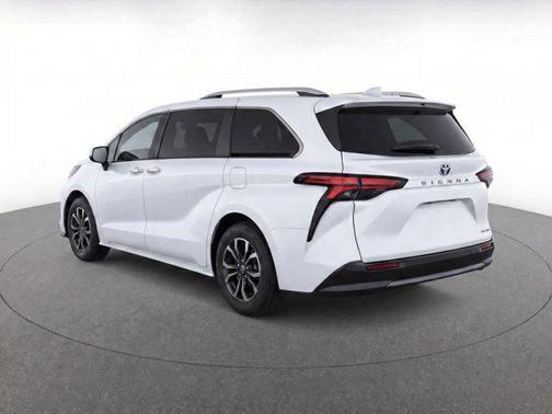 Wind Chill Pearl 2026 Toyota Sienna Platinum