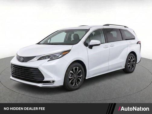 Wind Chill Pearl 2026 Toyota Sienna Platinum