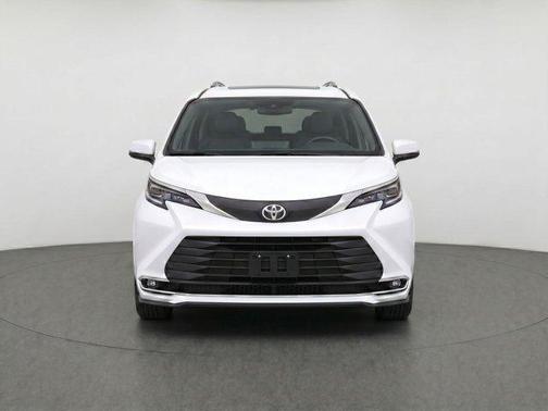 Wind Chill Pearl 2026 Toyota Sienna Platinum