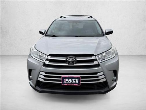 Celestial Silver Metallic 2018 Toyota Highlander LE Plus