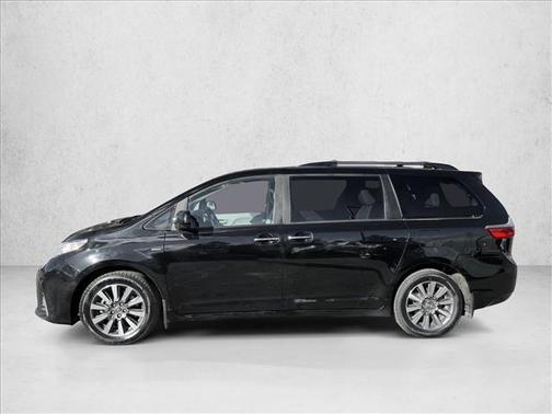 2020 Toyota Sienna XLE