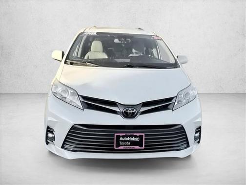 2020 Toyota Sienna XLE