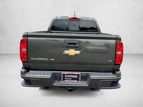 Deepwood Green Metallic 2018 Chevrolet Colorado LT