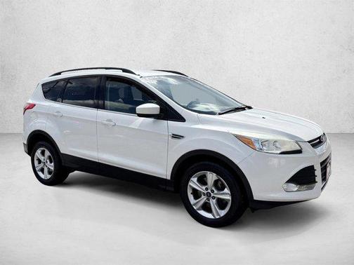 White Platinum Metallic Tri-Coat 2015 Ford Escape SE