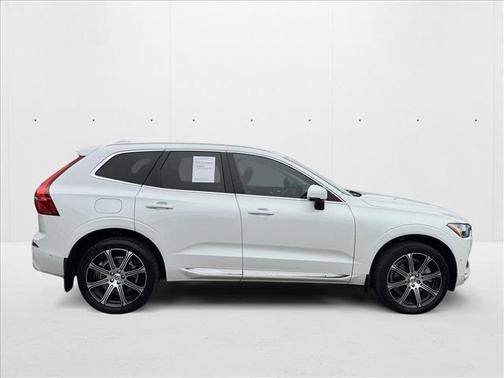 2018 Volvo XC60 Recharge Plug-In Hybrid T8 Inscription