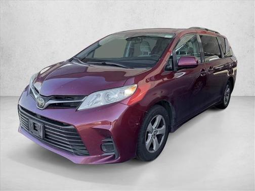 2019 Toyota Sienna LE