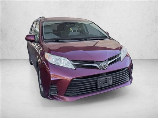 2019 Toyota Sienna LE