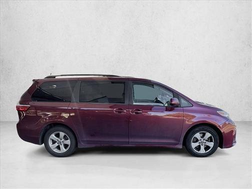 2019 Toyota Sienna LE