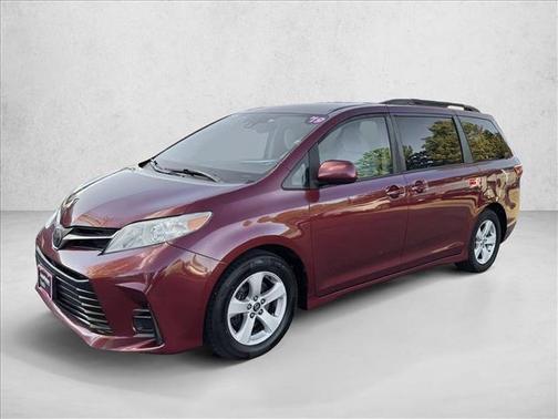 2019 Toyota Sienna LE