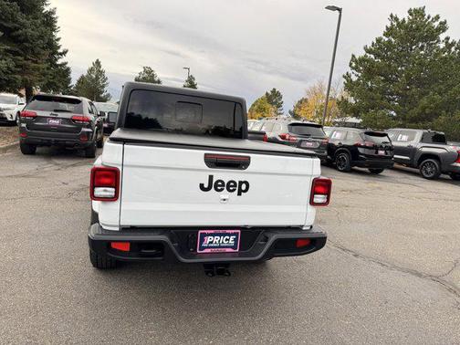2021 Jeep Gladiator Willys 4x4