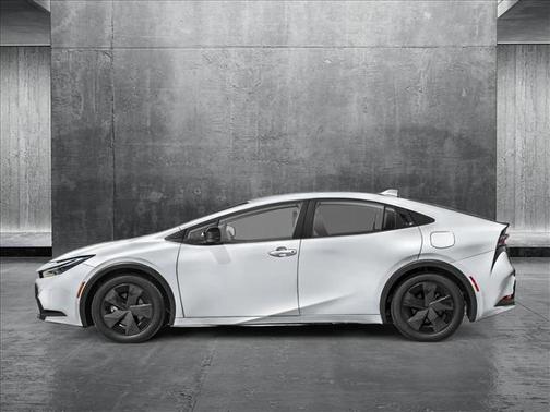2025 Toyota Prius L
