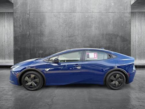 2023 Toyota Prius LE