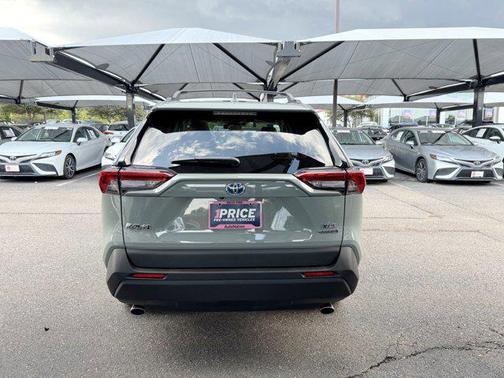 2023 Toyota RAV4 Hybrid XLE Premium