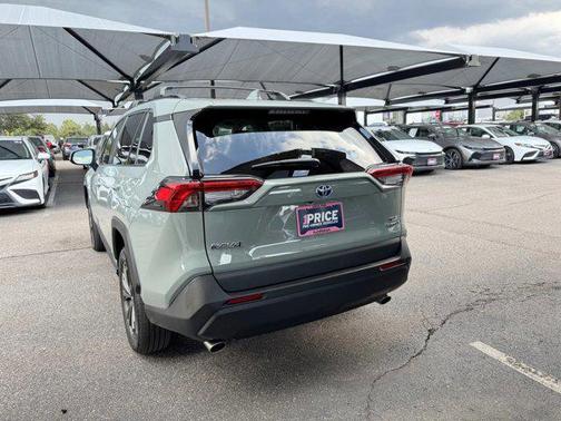 2023 Toyota RAV4 Hybrid XLE Premium