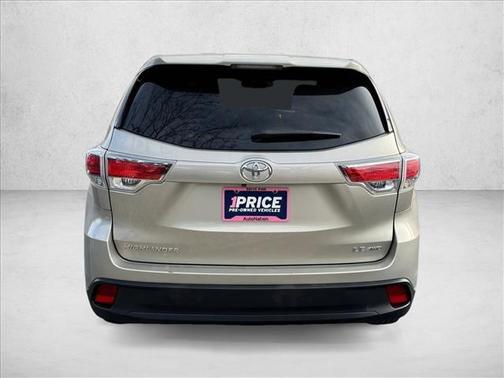 2015 Toyota Highlander LE
