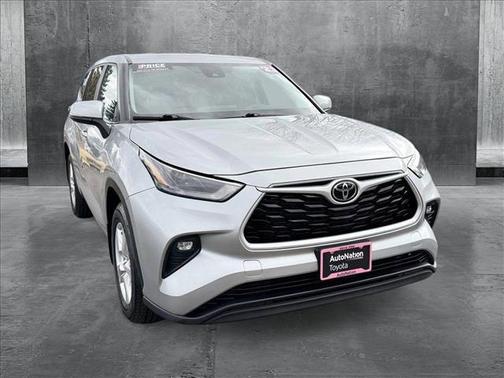 2023 Toyota Highlander LE
