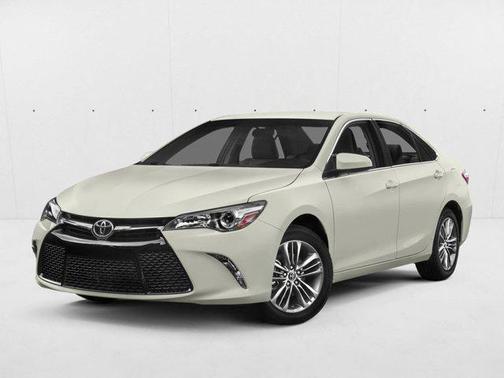 Super White 2015 Toyota Camry XSE