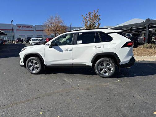 2025 Toyota RAV4 Hybrid LE