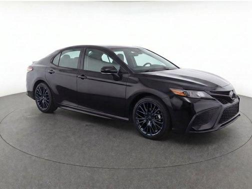 Midnight Black Metallic 2022 Toyota Camry SE