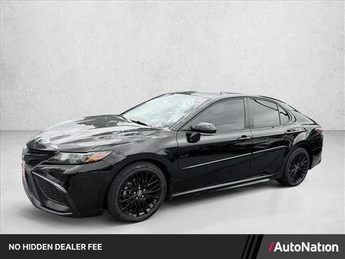 Midnight Black Metallic 2022 Toyota Camry SE