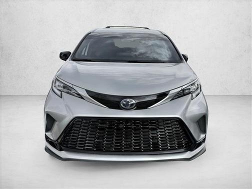 2022 Toyota Sienna XSE 7 Passenger