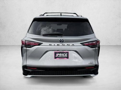 2022 Toyota Sienna XSE 7 Passenger